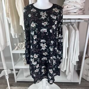 Love Reign women's size medium black floral dress w/ racing stripe sleeve #1714